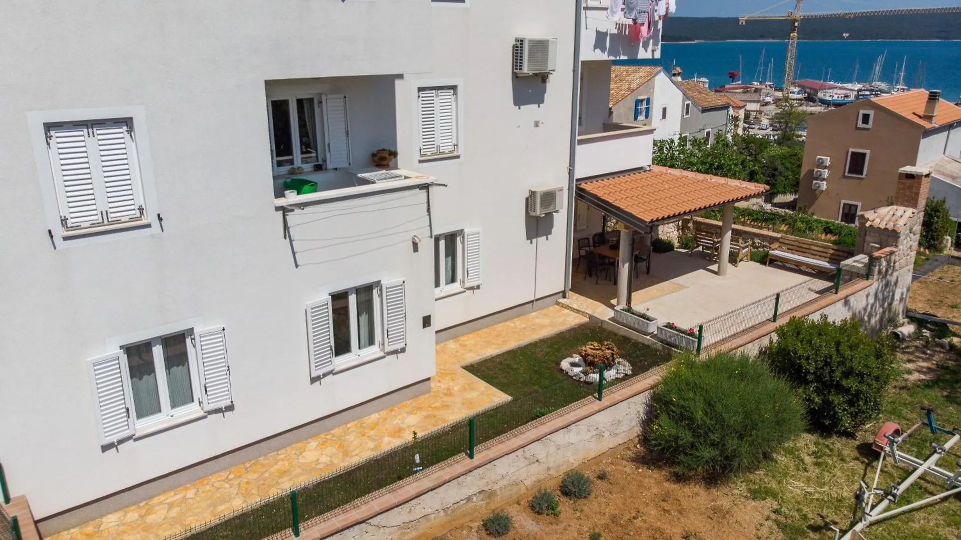 Apartment Mirna Nerezine