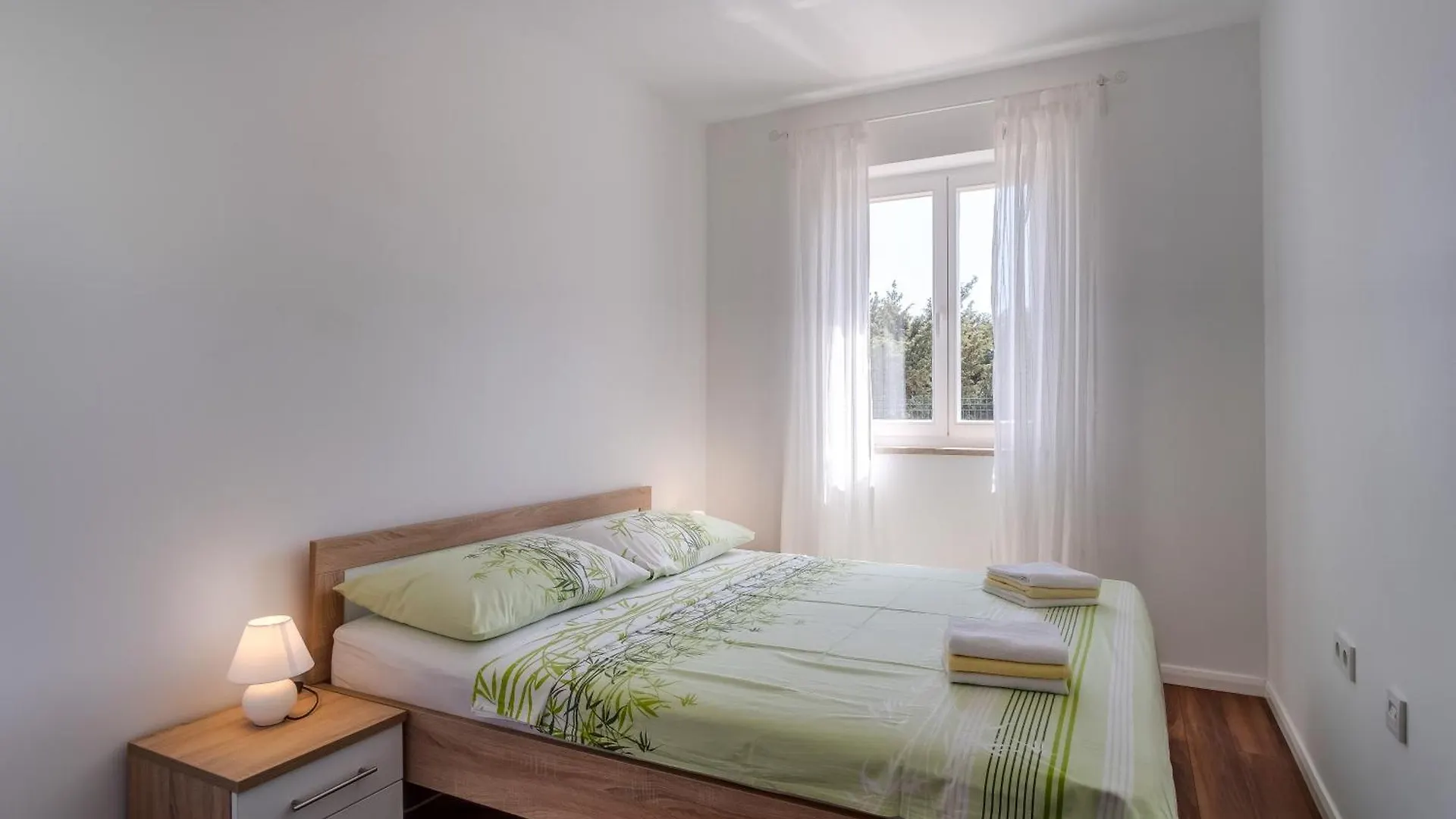 Apartment Mirna Nerezine