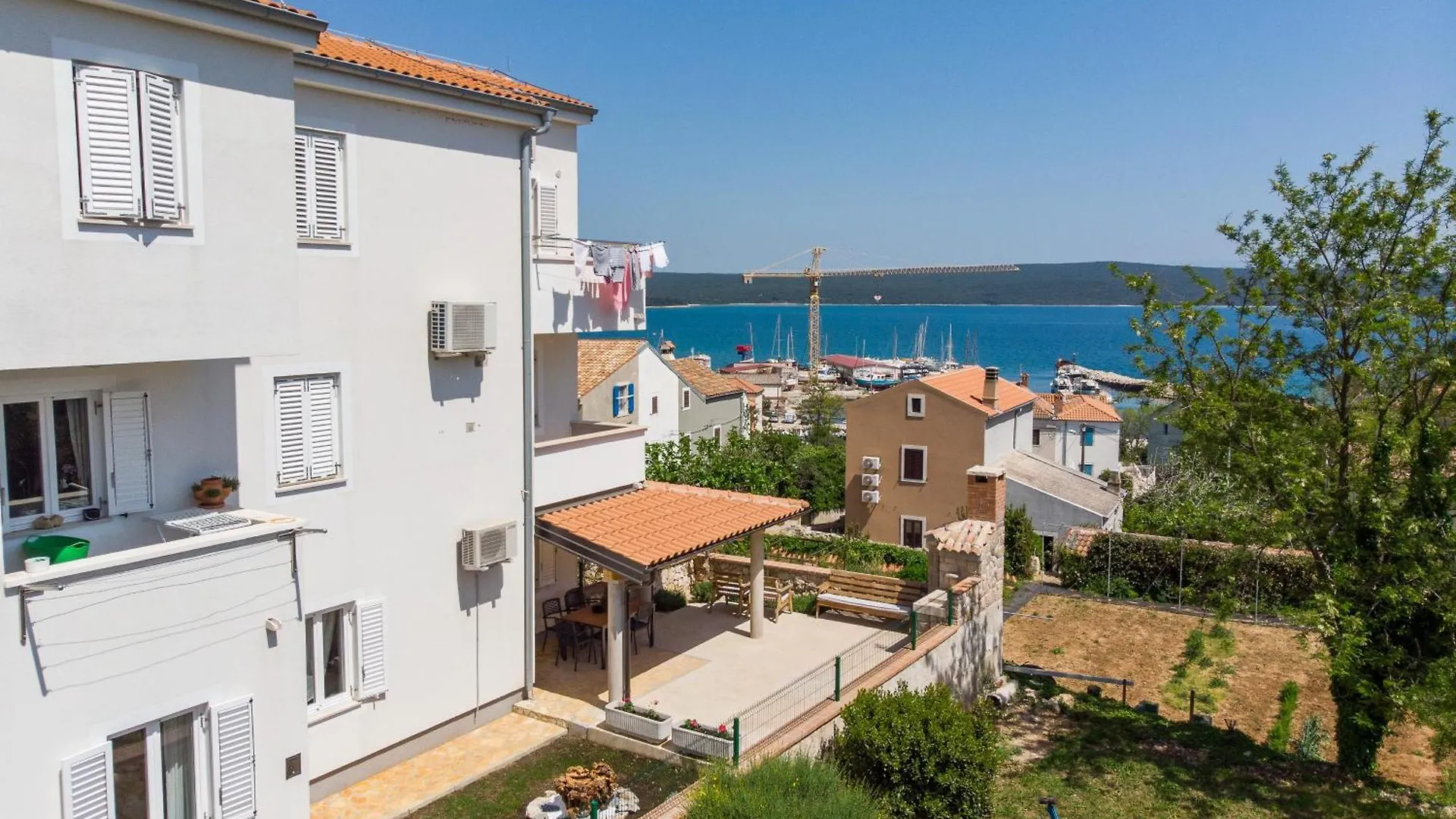 Apartment Mirna Nerezine